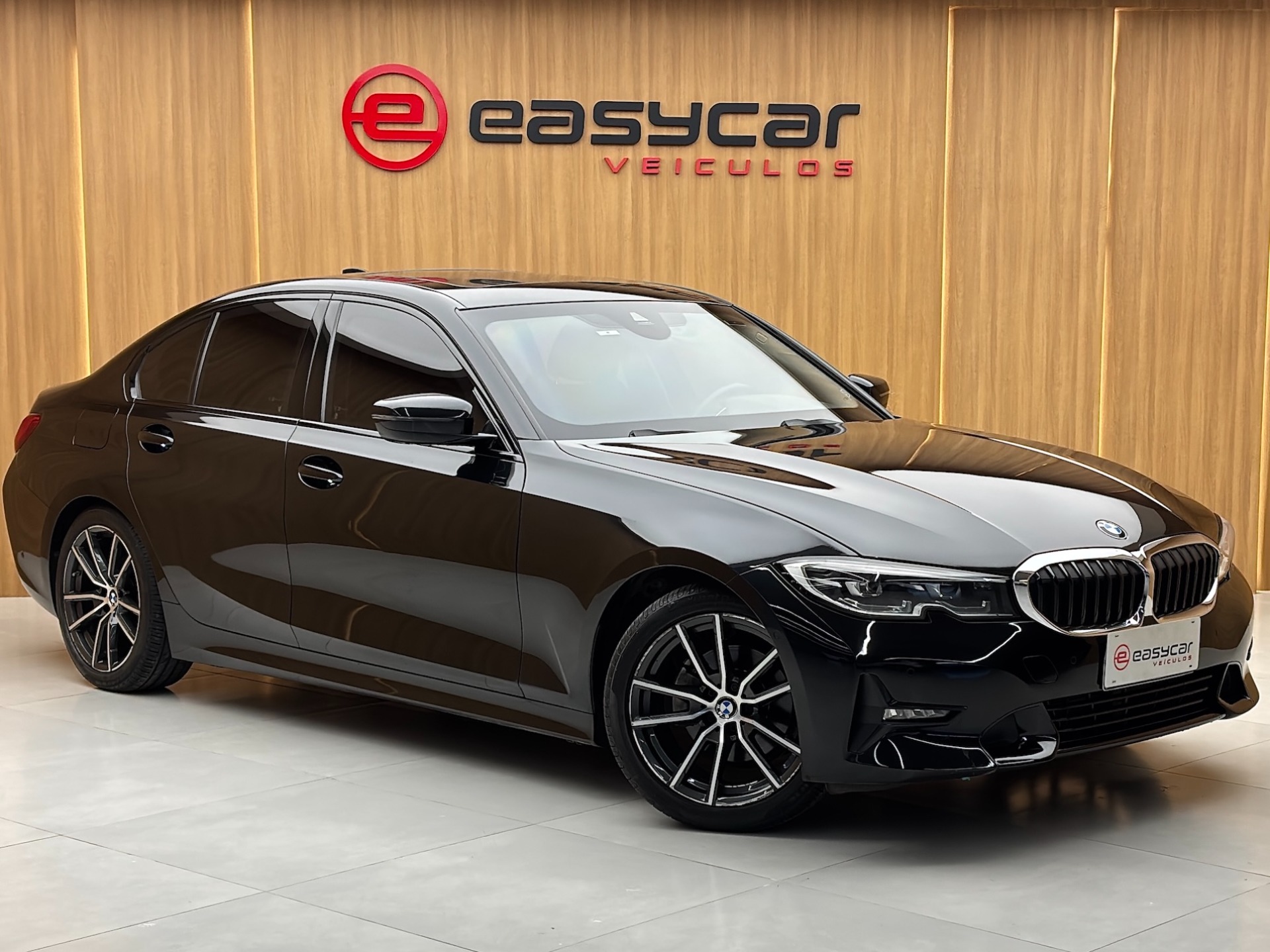 BMW 320i 2021 à venda