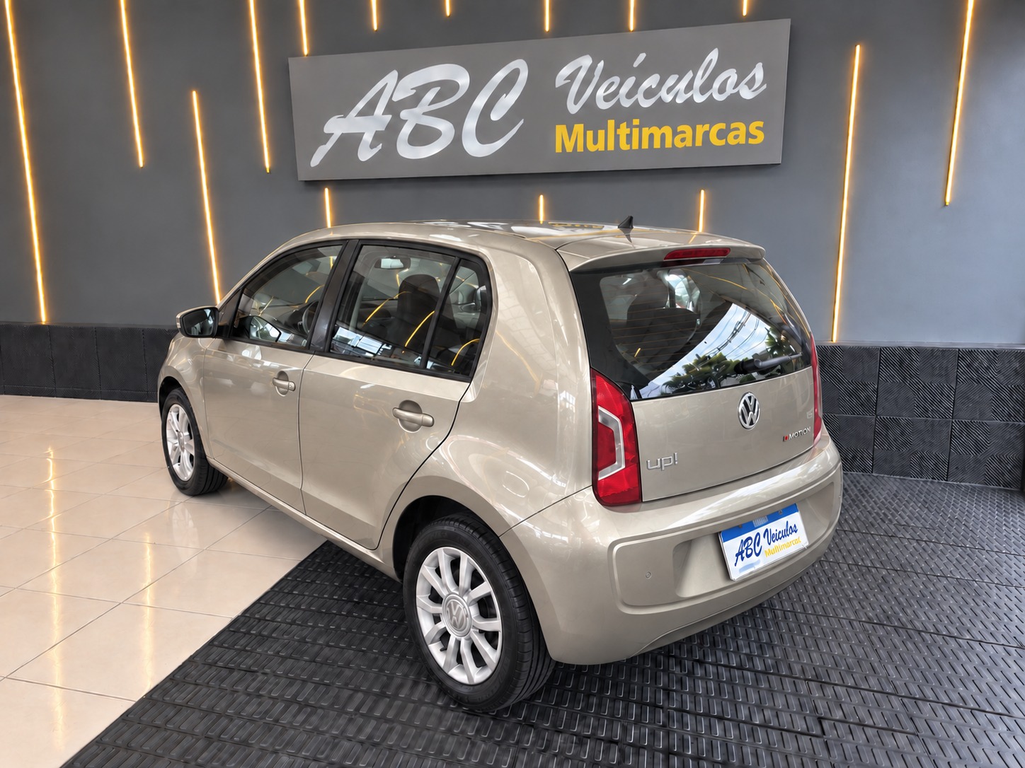 Volkswagen Up! High I Motion 1.0 T. Flex 12V 5P - foto 2