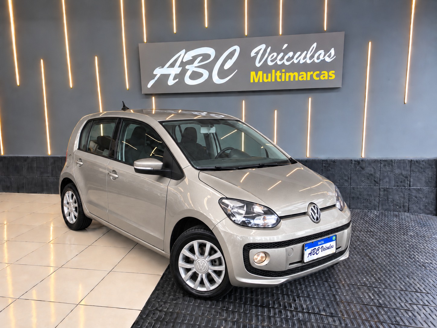 Volkswagen Up! 2015 à venda