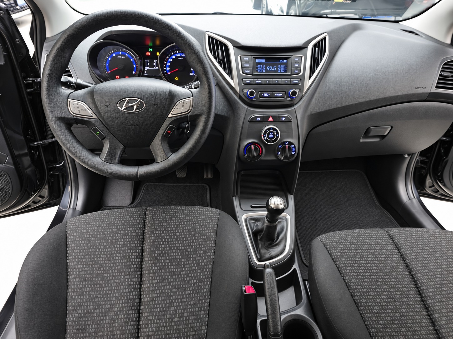 Hyundai HB20 Unique 1.0 Flex 12V Mec. - foto 3