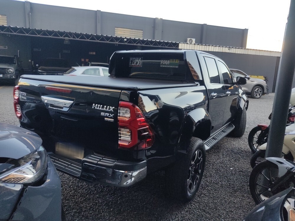 Toyota Hilux Cd Srx 4X4 2.8 TDI 16V Diesel Aut. - foto 2