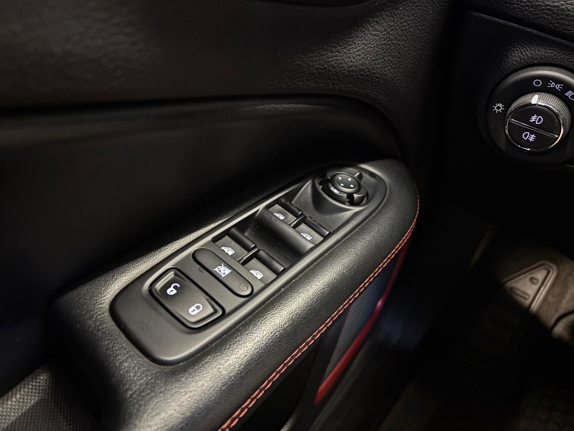 Jeep Compass Trailhawk 2.0 4X4 Dies. 16V Aut. - foto 11