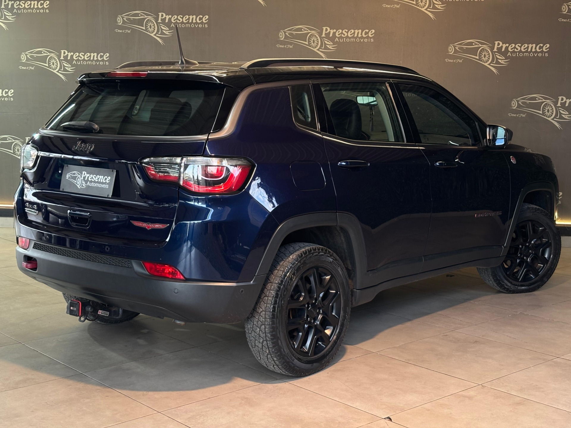 Jeep Compass Trailhawk 2.0 4X4 Dies. 16V Aut. - foto 6