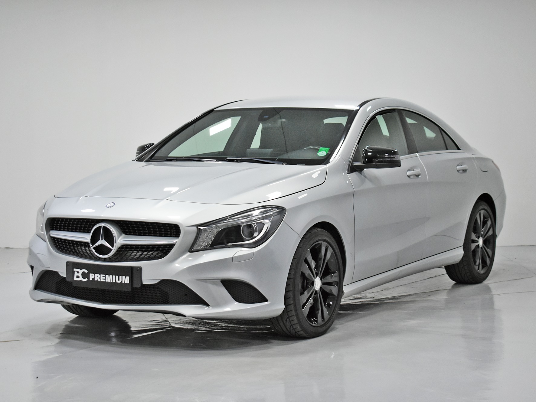 Mercedes CLA200 Urban 1.6 TB 16V/Flex Aut. Gasolina 4 portas, câmbio