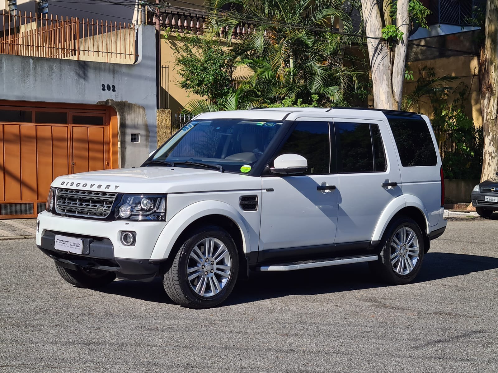 Land Rover Discovery4 SE 3.0 4x4 TDV6/SDV6 Die.Aut. Diesel 4 portas