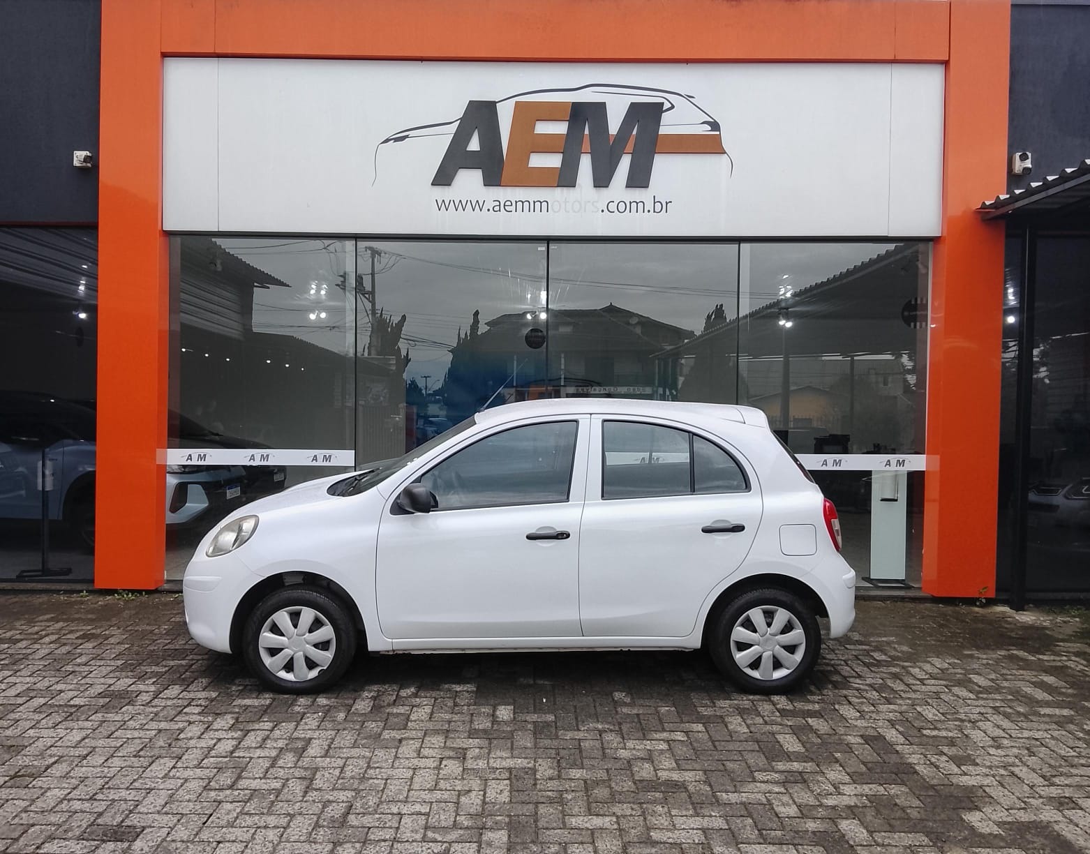Nissan March 1.0 16V Flex Fuel 5P - foto 4