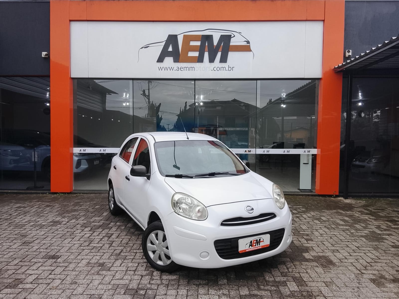 Nissan March 1.0 16V Flex Fuel 5P - foto 3