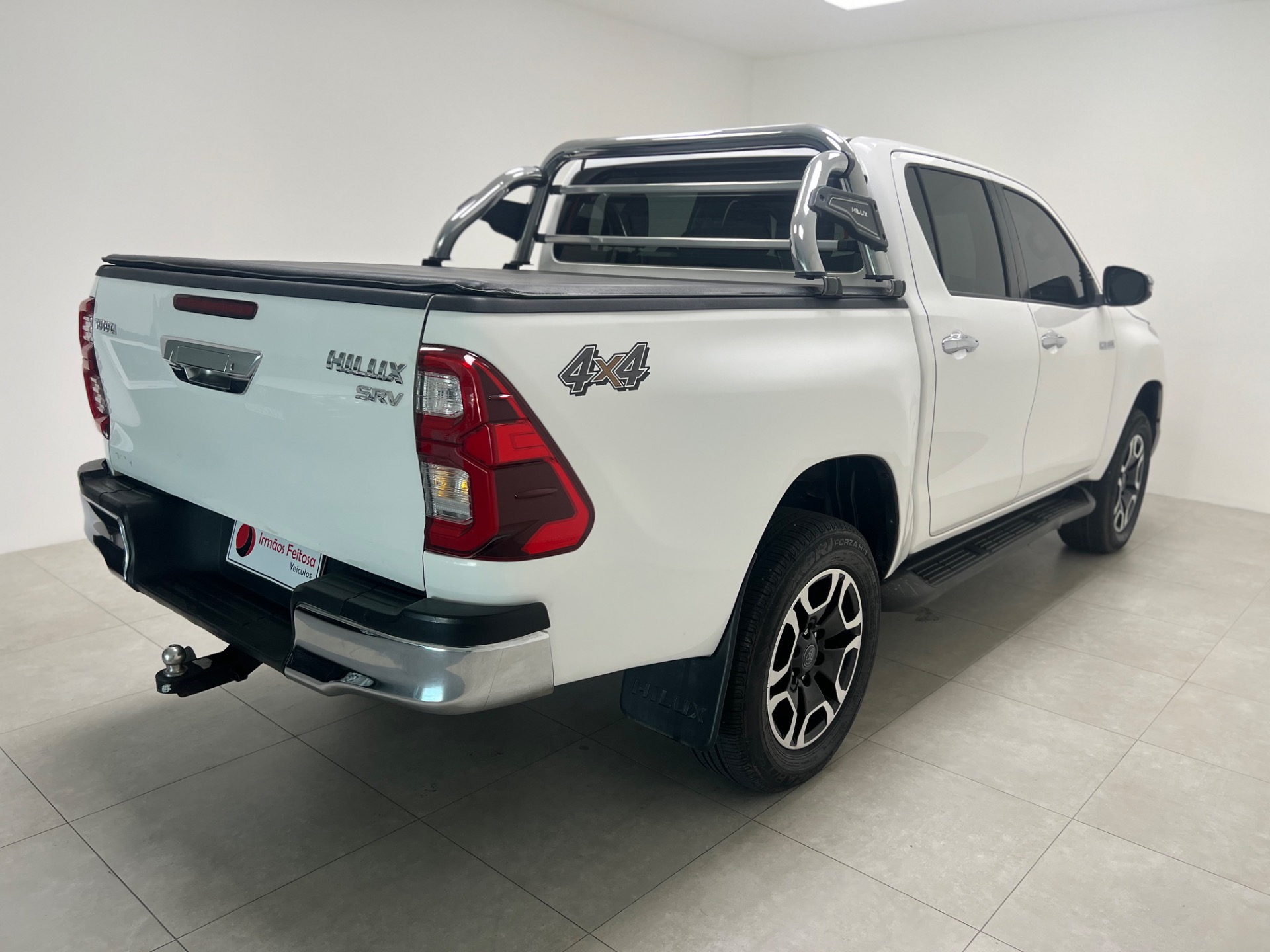 Toyota Hilux Cd Srv 4X4 2.8 TDI Diesel Aut. - foto 3
