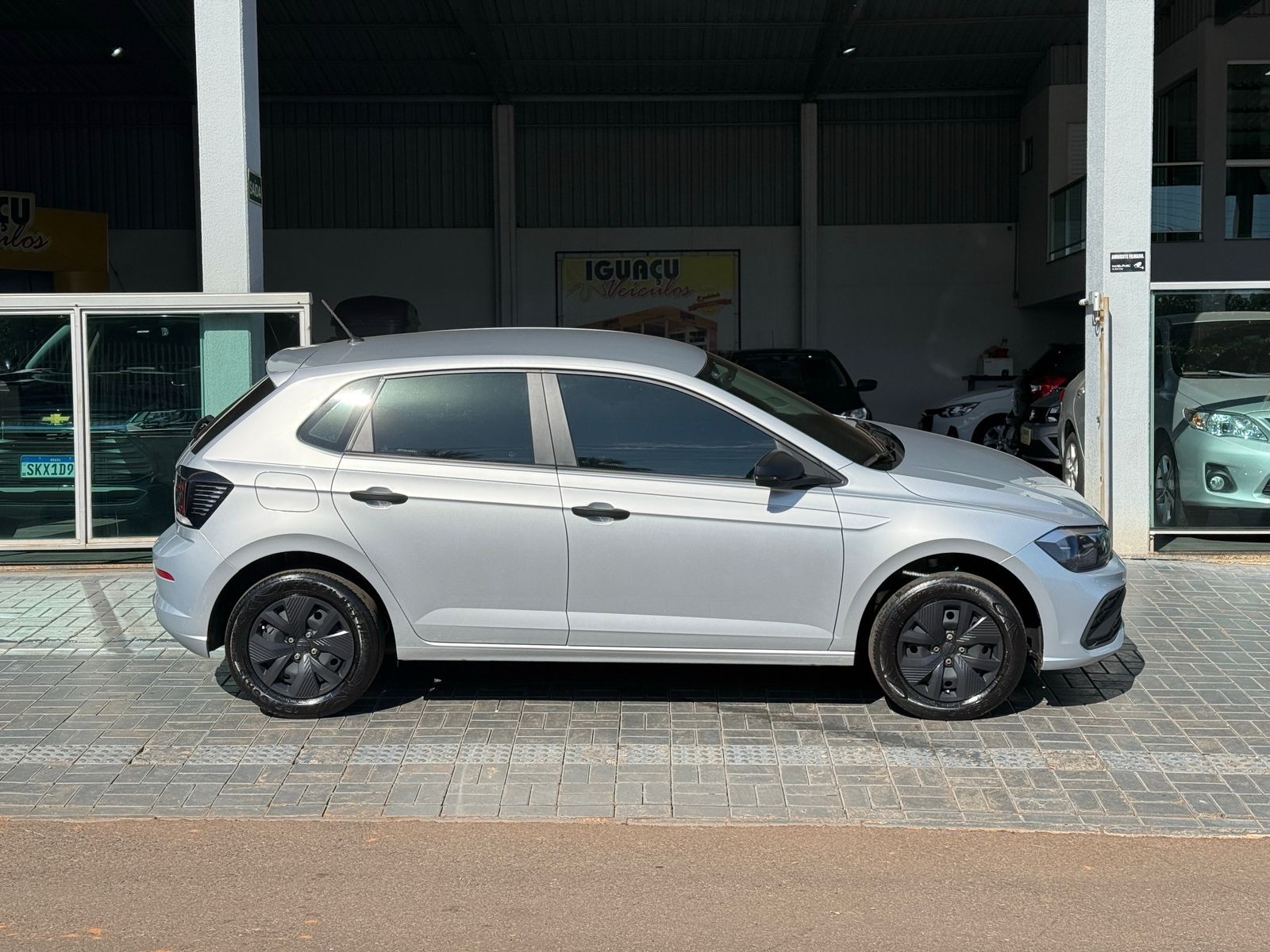 Volkswagen Polo Track 1.0 Flex 12V 5P - foto 4