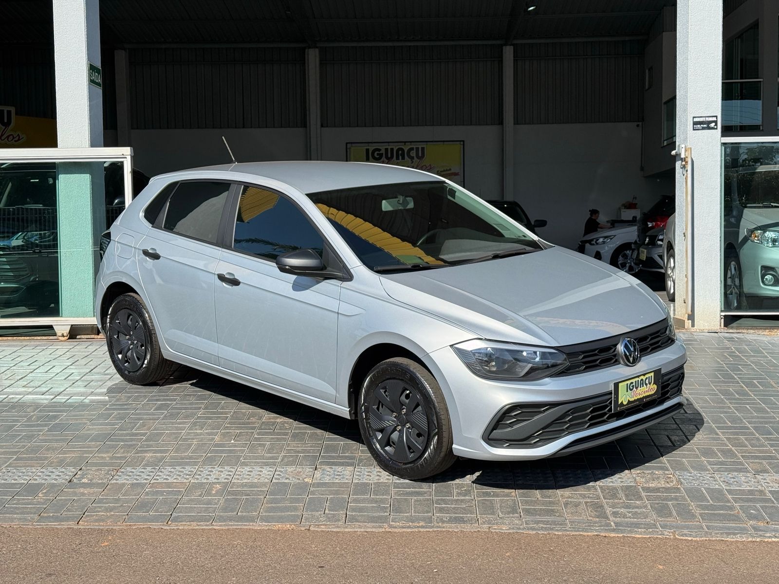 Volkswagen Polo Track 1.0 Flex 12V 5P - foto 3