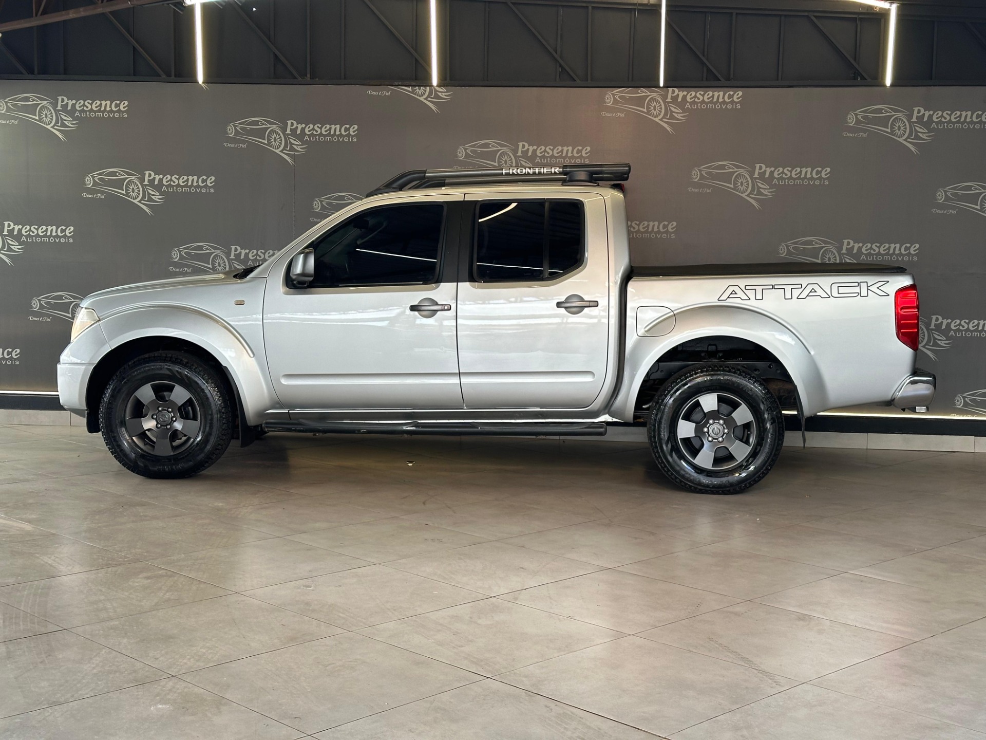 Nissan Frontier Se Attack Cd 4X4 2.5 Tb Diesel - foto 3