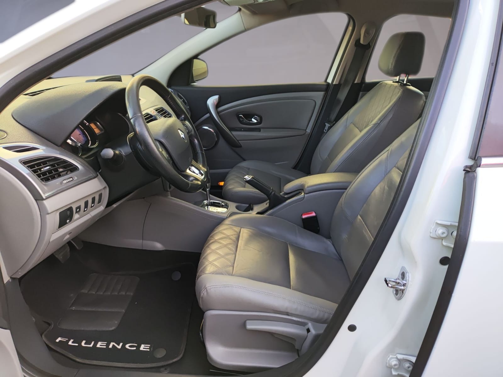 Renault FLUENCE Sedan Privilège 2.0 16V Flex Automático - foto 7