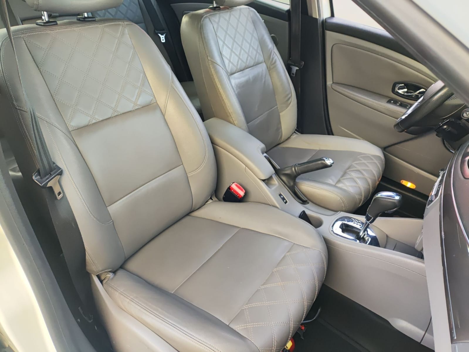 Renault FLUENCE Sedan Privilège 2.0 16V Flex Automático - foto 14