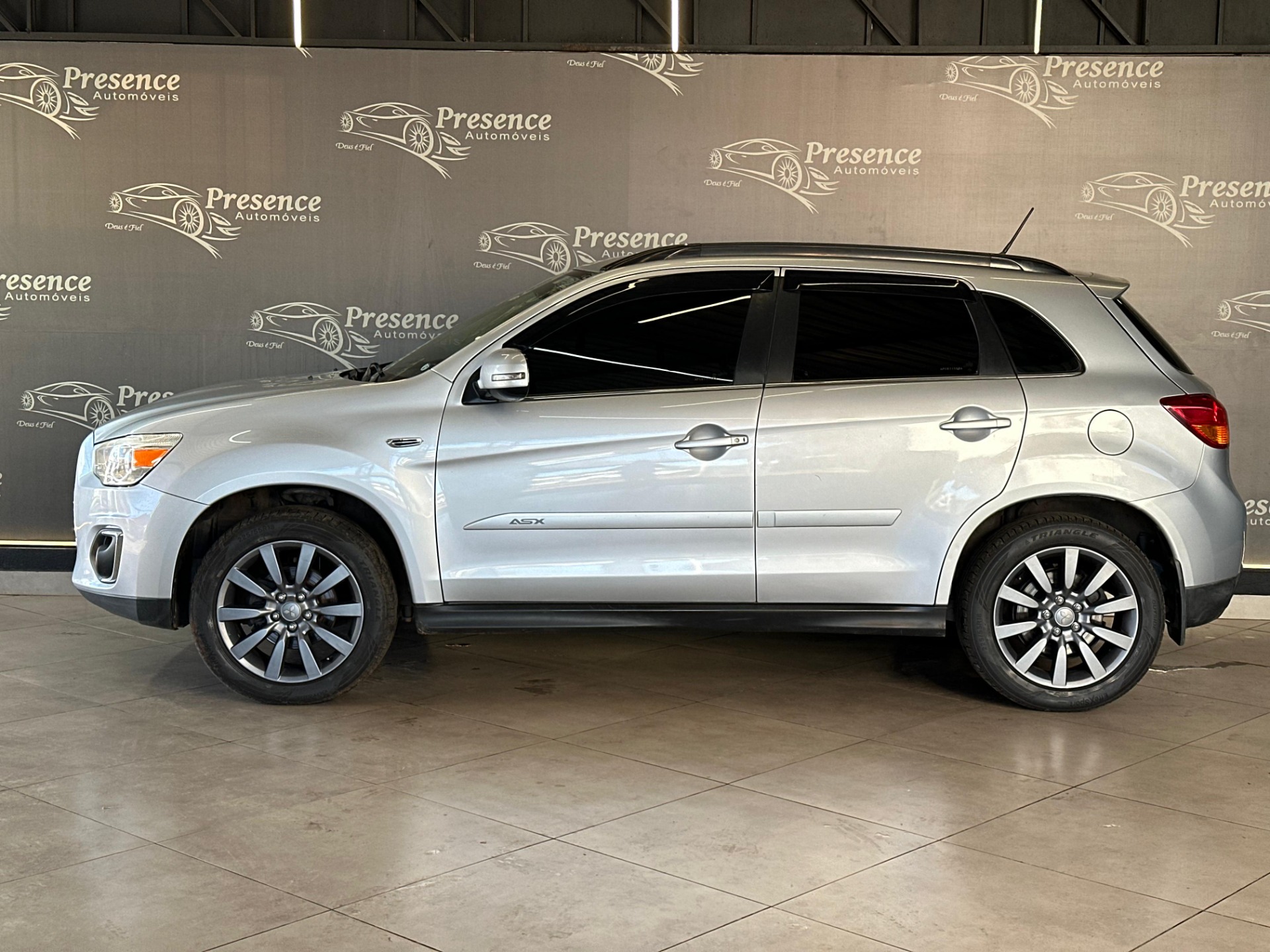Mitsubishi ASX 2.0 16V 4X4 160cv Aut. - foto 3