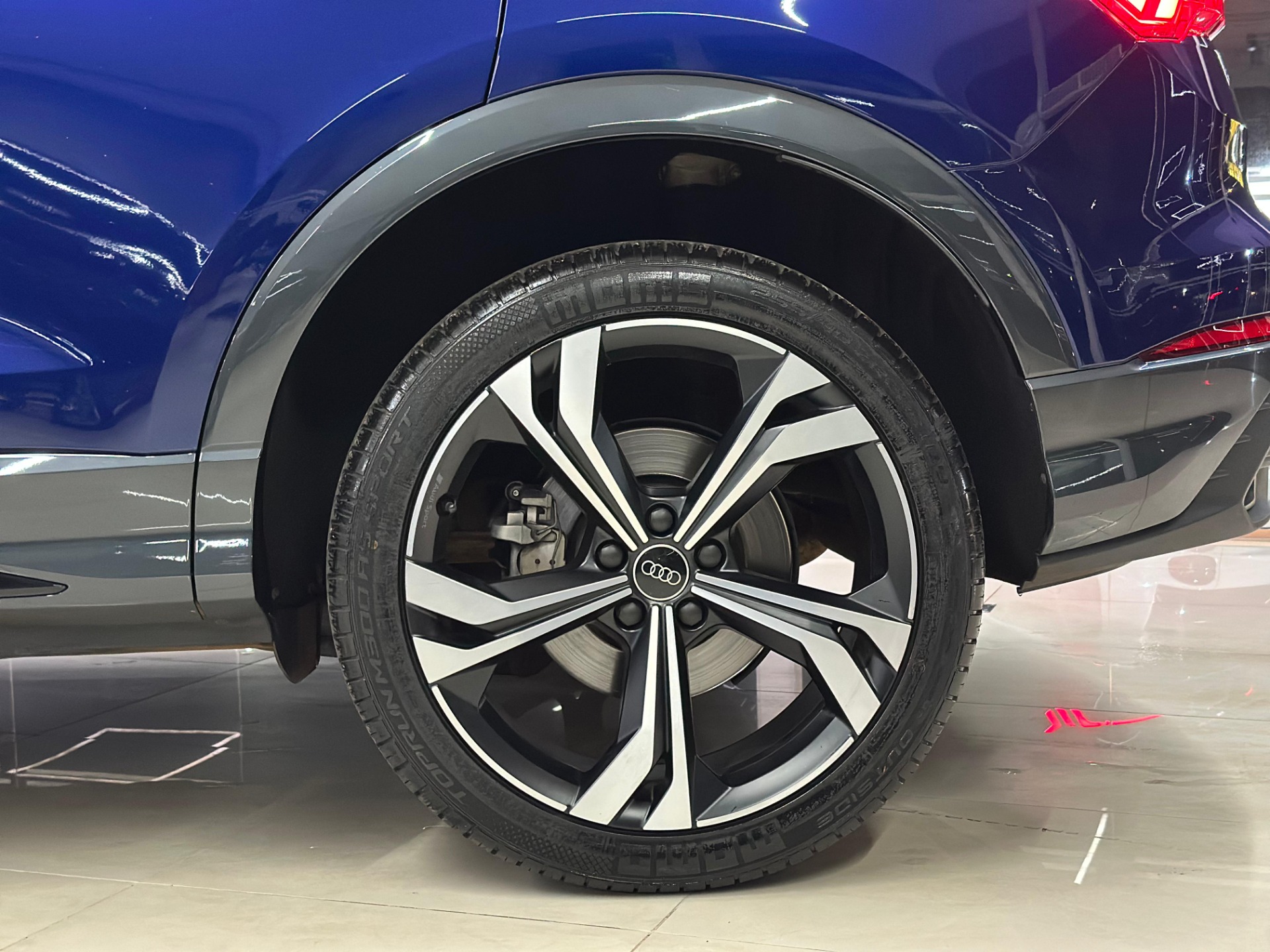 Audi Q3 Perf. Black 2.0 TFSI Tiptr. Quattro - foto 7