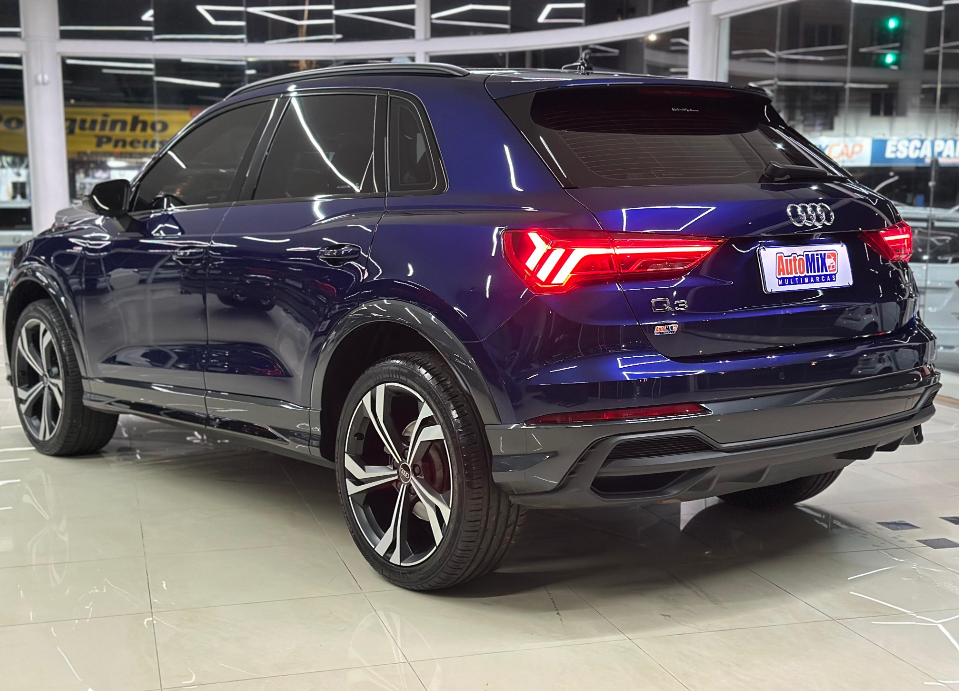 Audi Q3 Perf. Black 2.0 TFSI Tiptr. Quattro - foto 8