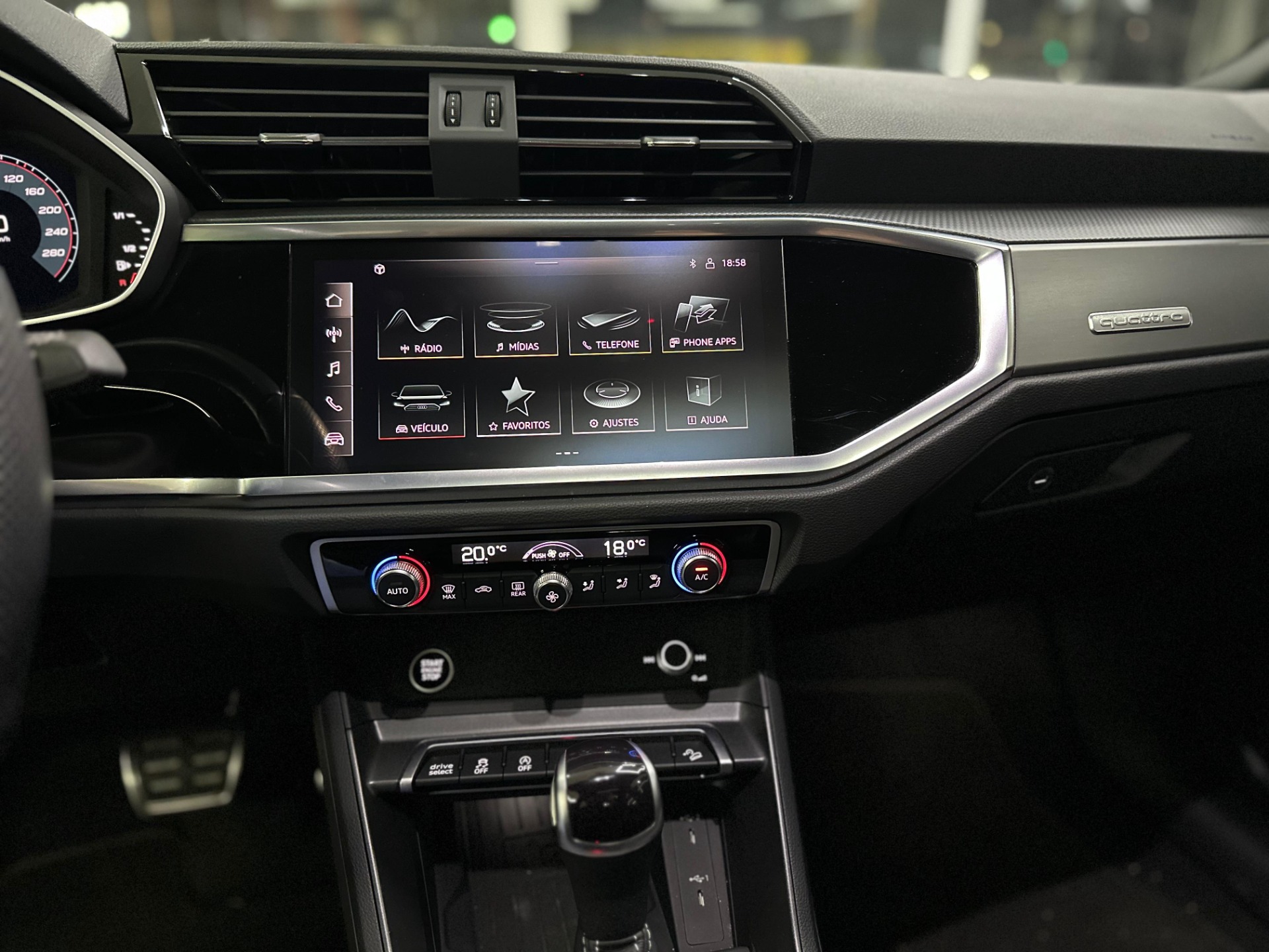 Audi Q3 Perf. Black 2.0 TFSI Tiptr. Quattro - foto 20