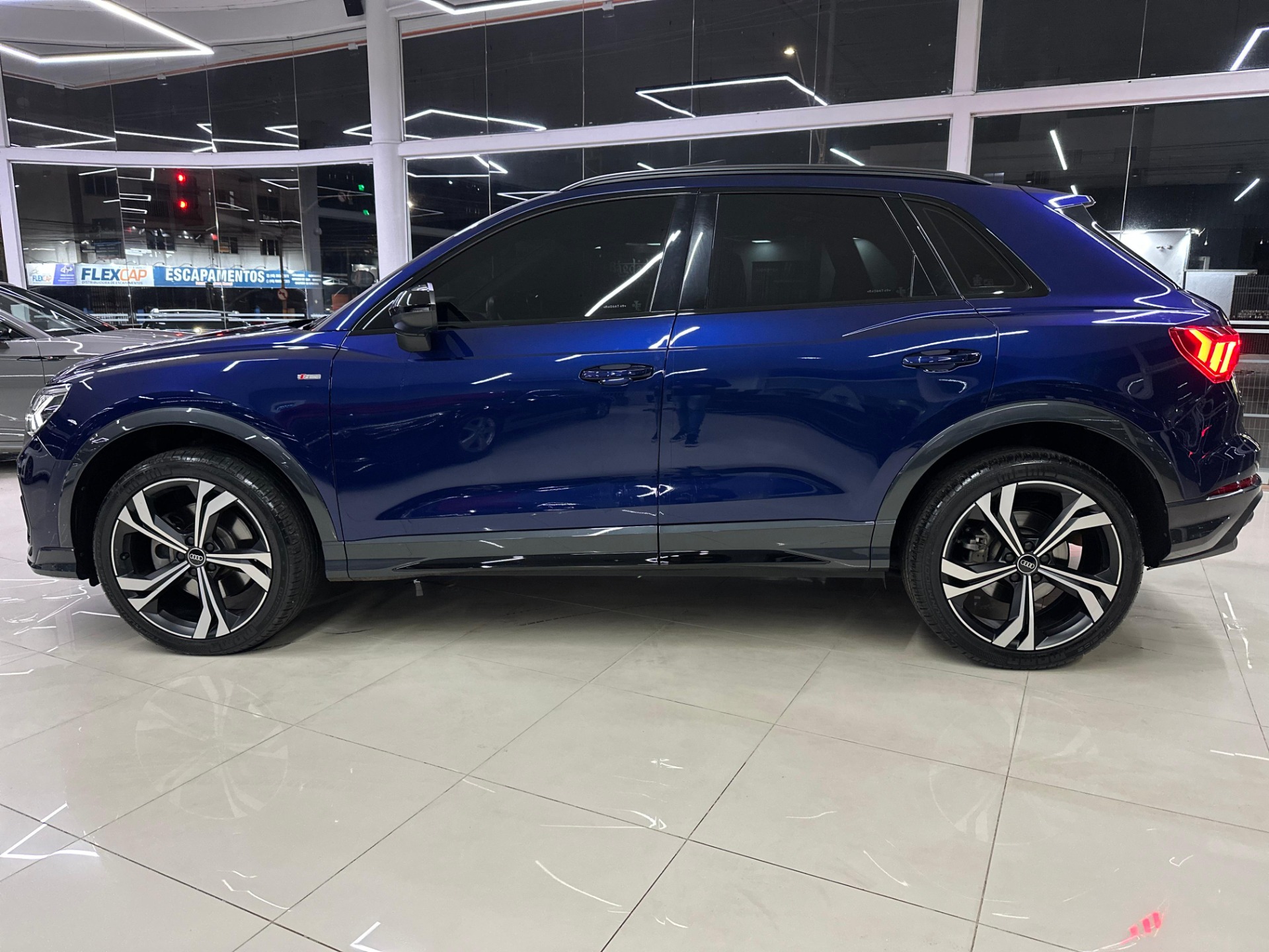 Audi Q3 Perf. Black 2.0 TFSI Tiptr. Quattro - foto 6