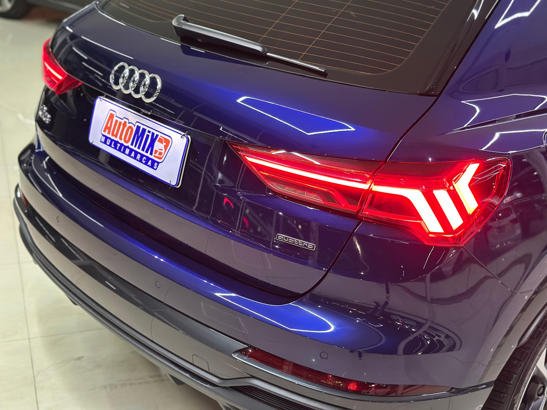 Audi Q3 Perf. Black 2.0 TFSI Tiptr. Quattro - foto 9