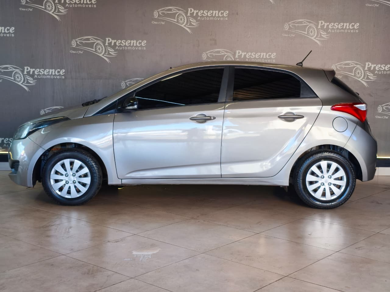Hyundai HB20 C. C.plus C.style 1.6 Flex 16V Mec. - foto 4