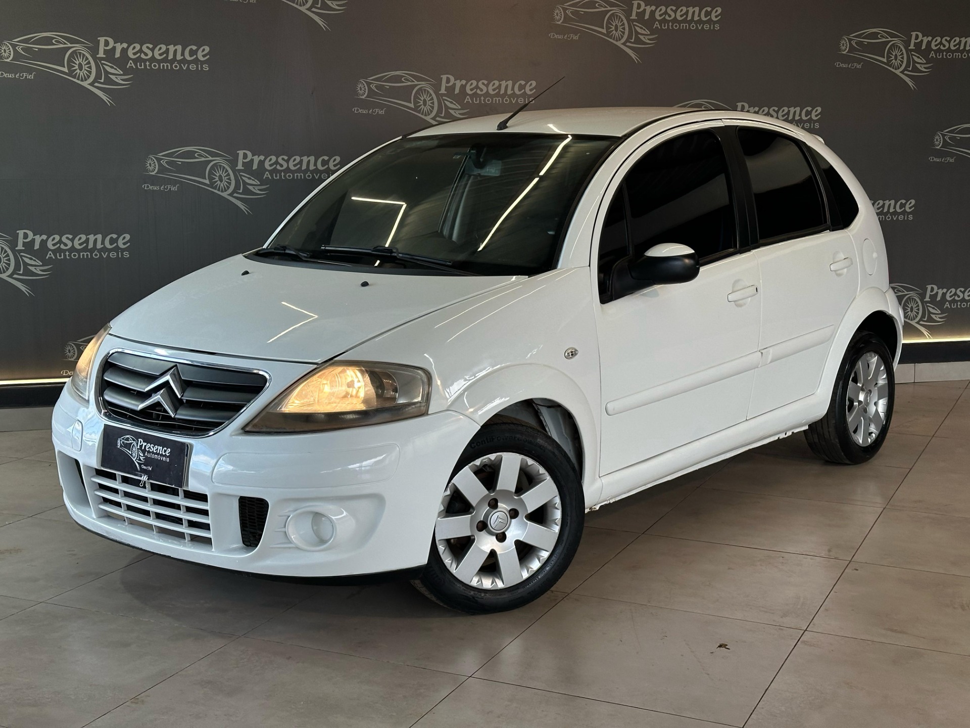 Citroën C3 GLX 1.4/ GLX Sonora 1.4 Flex 8V 5p Flex 4 portas, câmbio ...