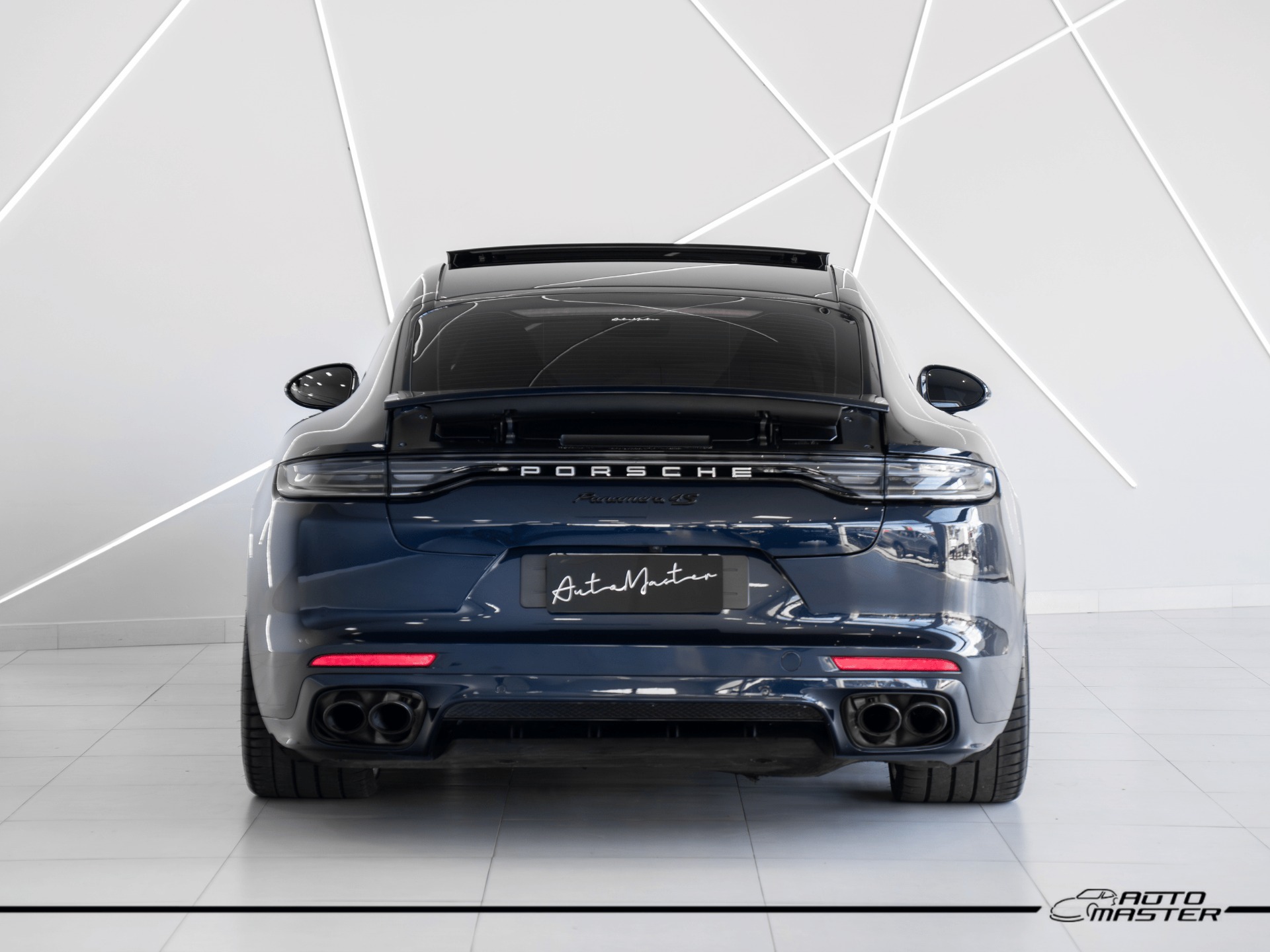 Porsche Panamera 2023