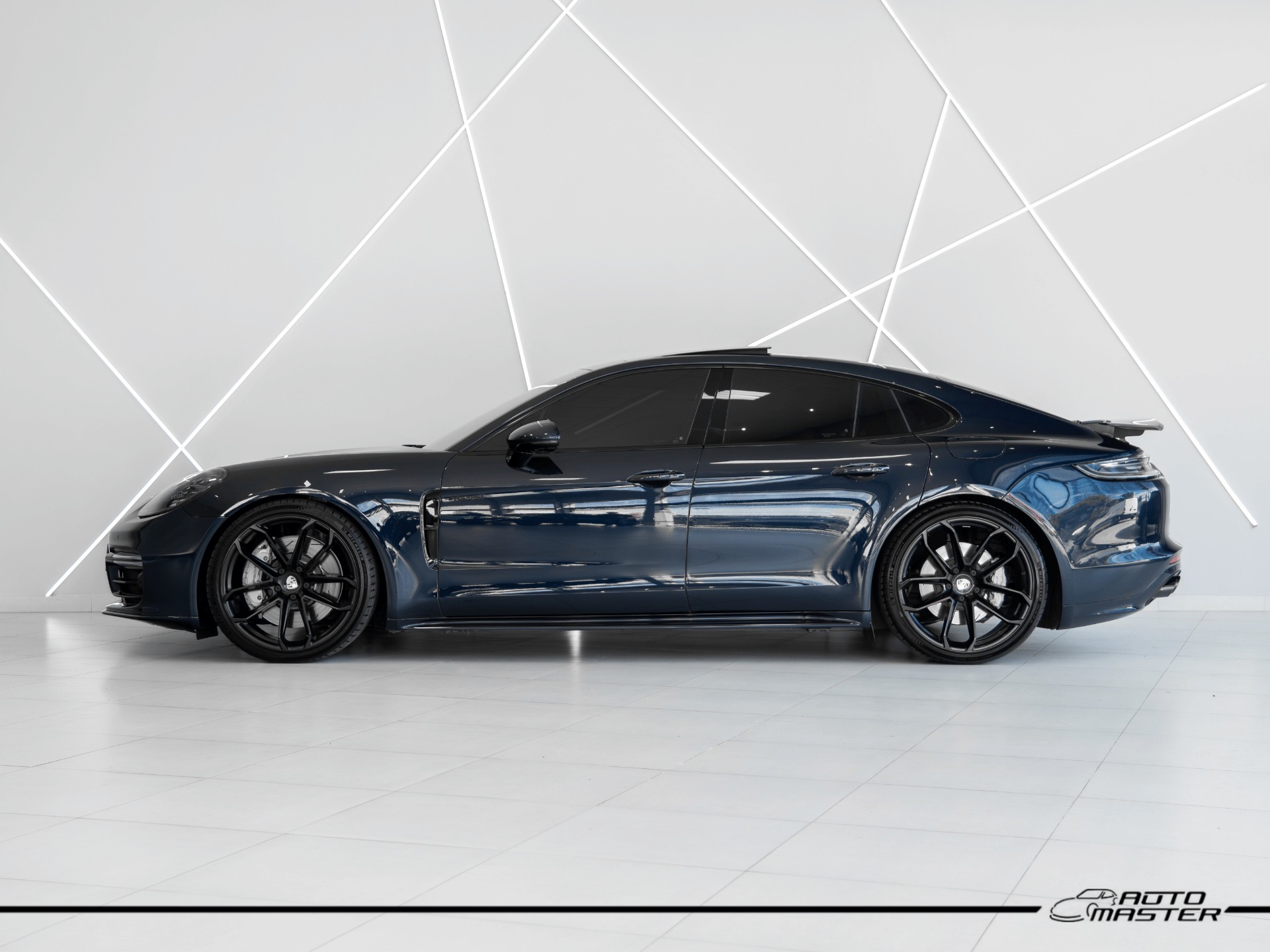 Porsche Panamera 2023