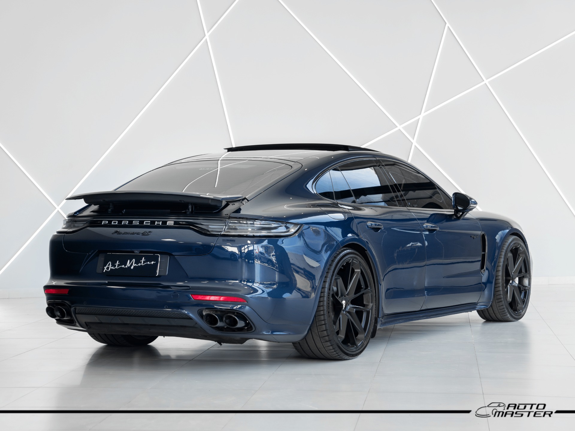 Porsche Panamera 2023