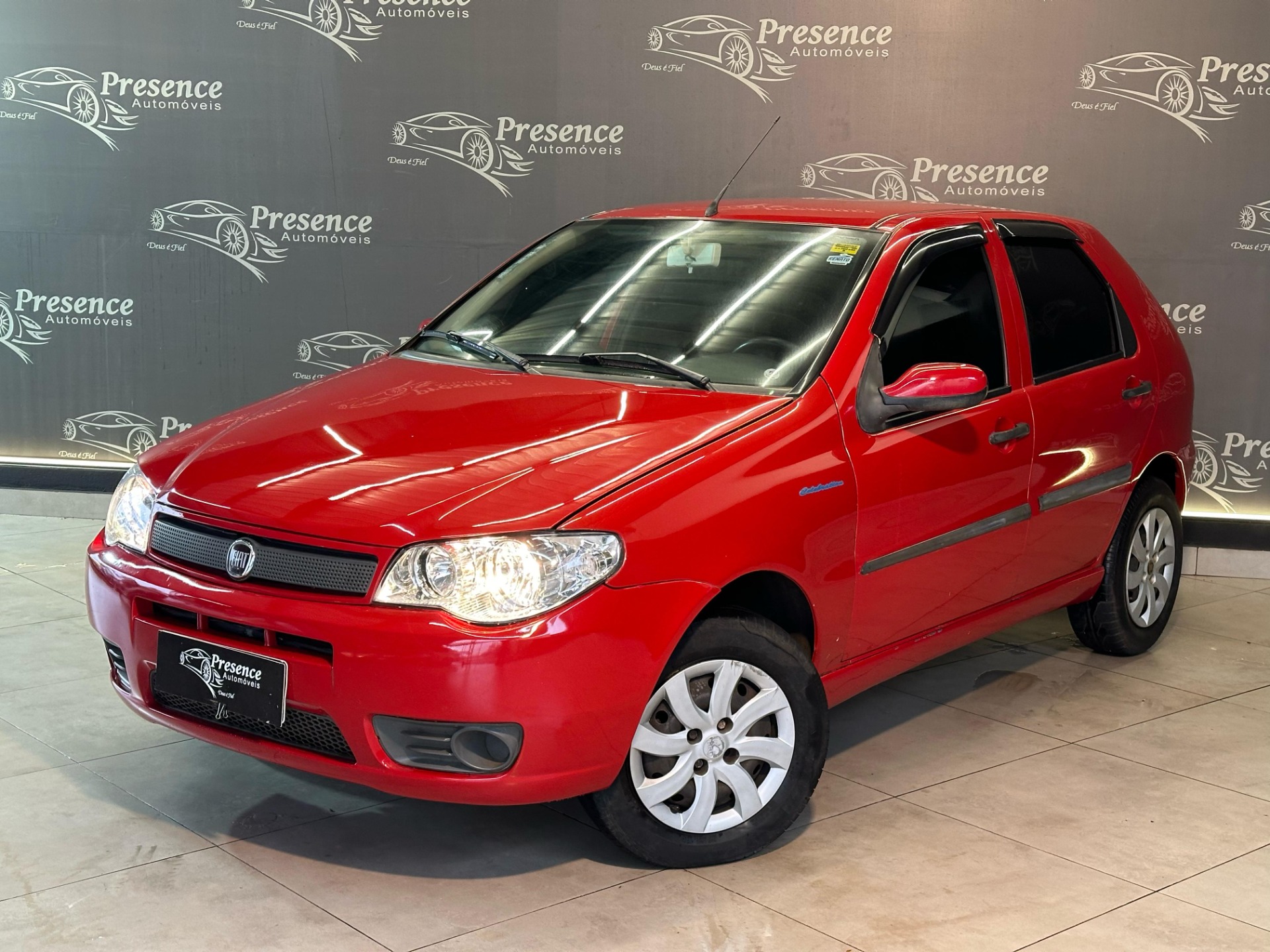 Fiat Palio 1.0 ECONOMY Fire Flex 8V 4p Flex 4 portas, câmbio Manual em ...