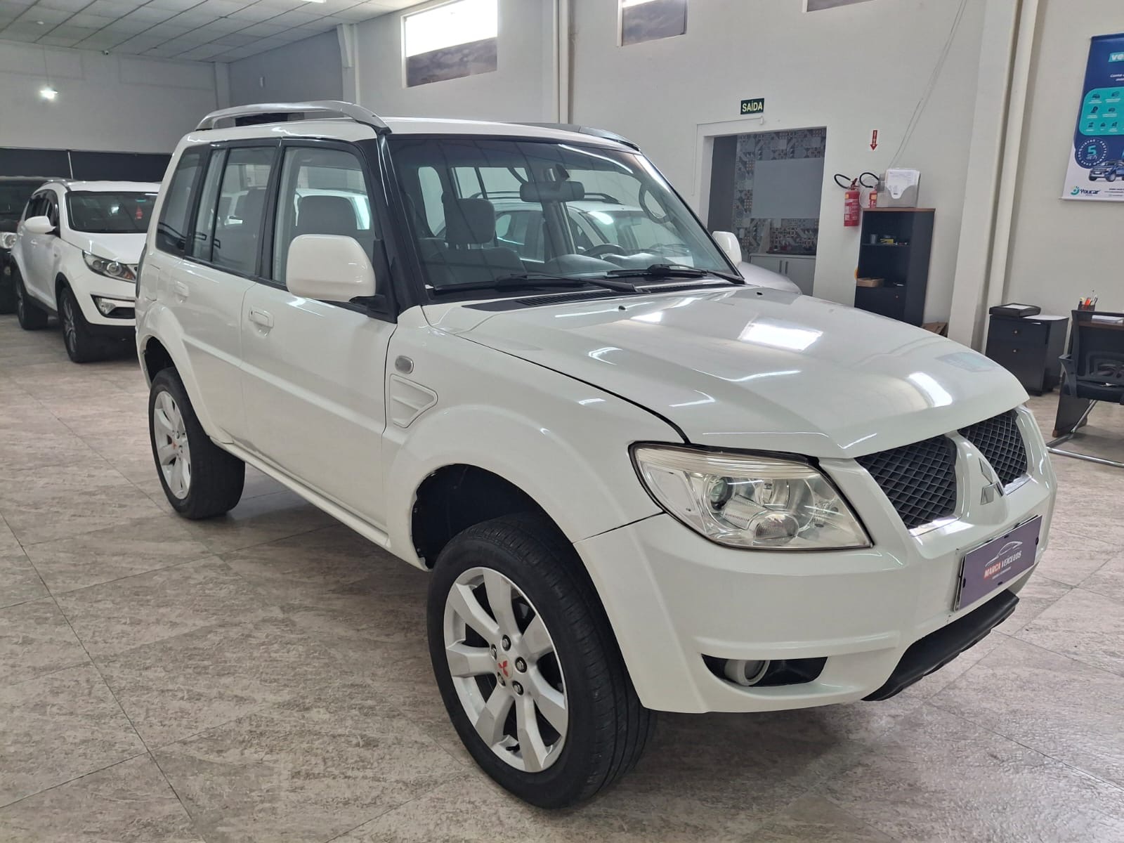 Mitsubishi Pajero Tr4 2.0 2.0 Flex 16V 4X4 Aut. - foto 2