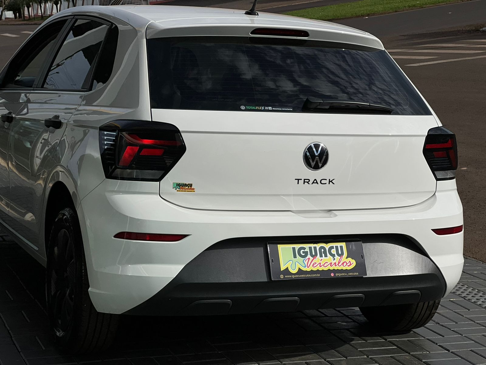 Volkswagen Polo Track 1.0 Flex 12V 5P - foto 9