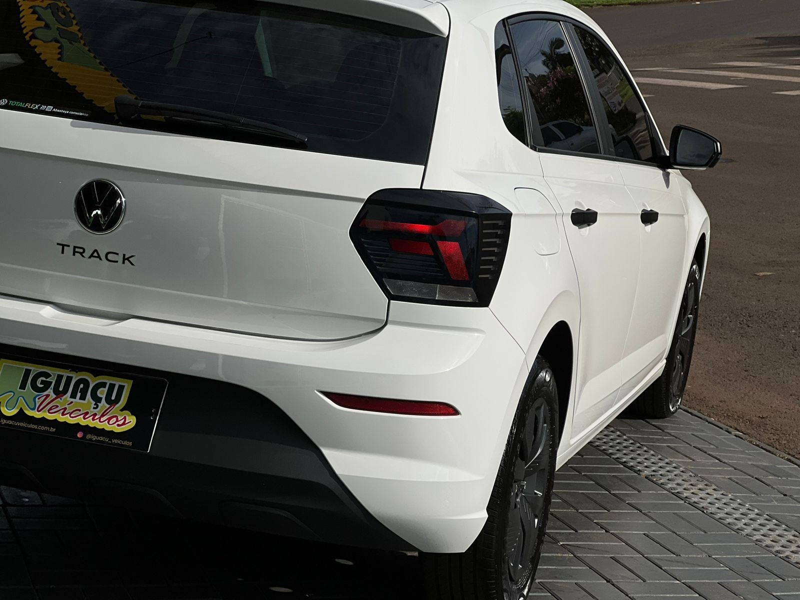 Volkswagen Polo Track 1.0 Flex 12V 5P - foto 10