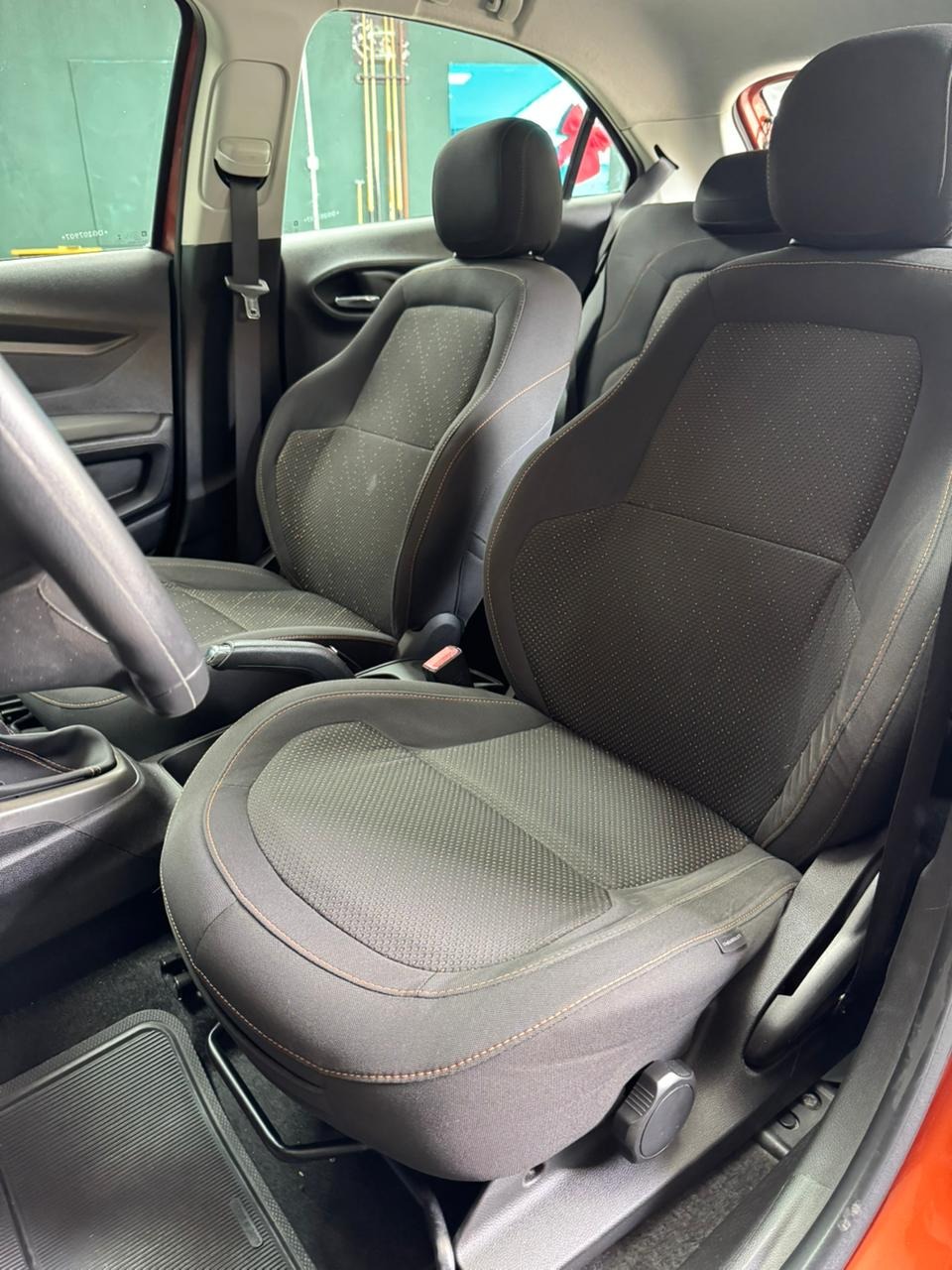 Chevrolet Onix Hatch LT 1.0 8V Flexpower 5P Mec. - foto 6