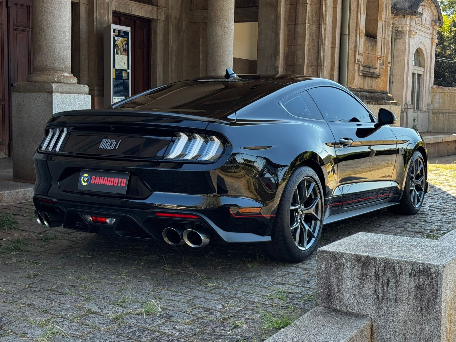 Ford Mustang Mach 1 5.0 V8 - foto 2