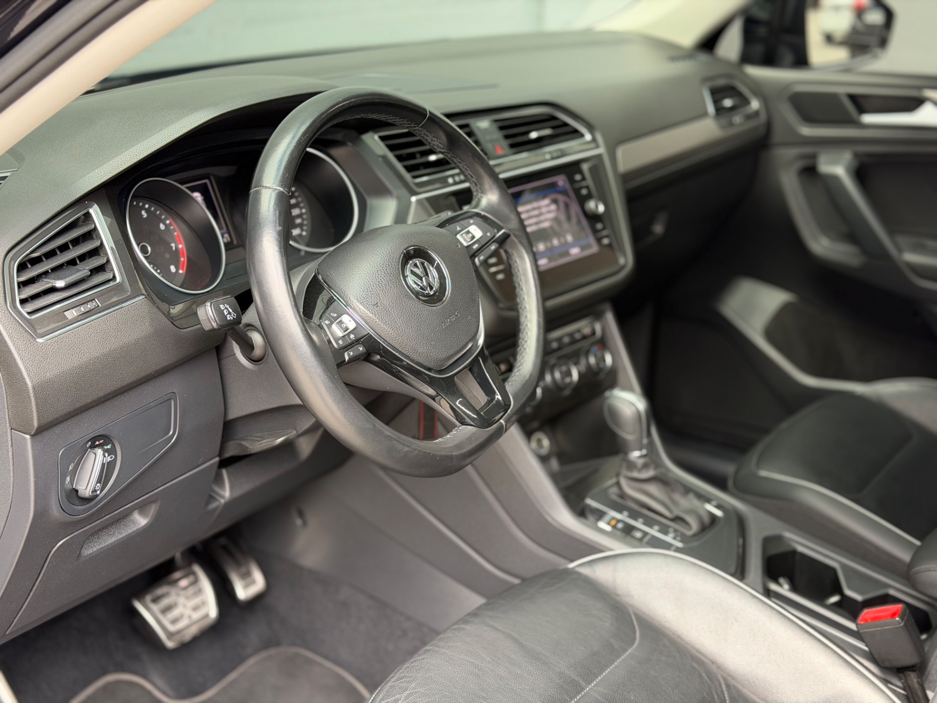 Volkswagen Tiguan Allspac Comf 250 TSI 1.4 Flex - foto 9