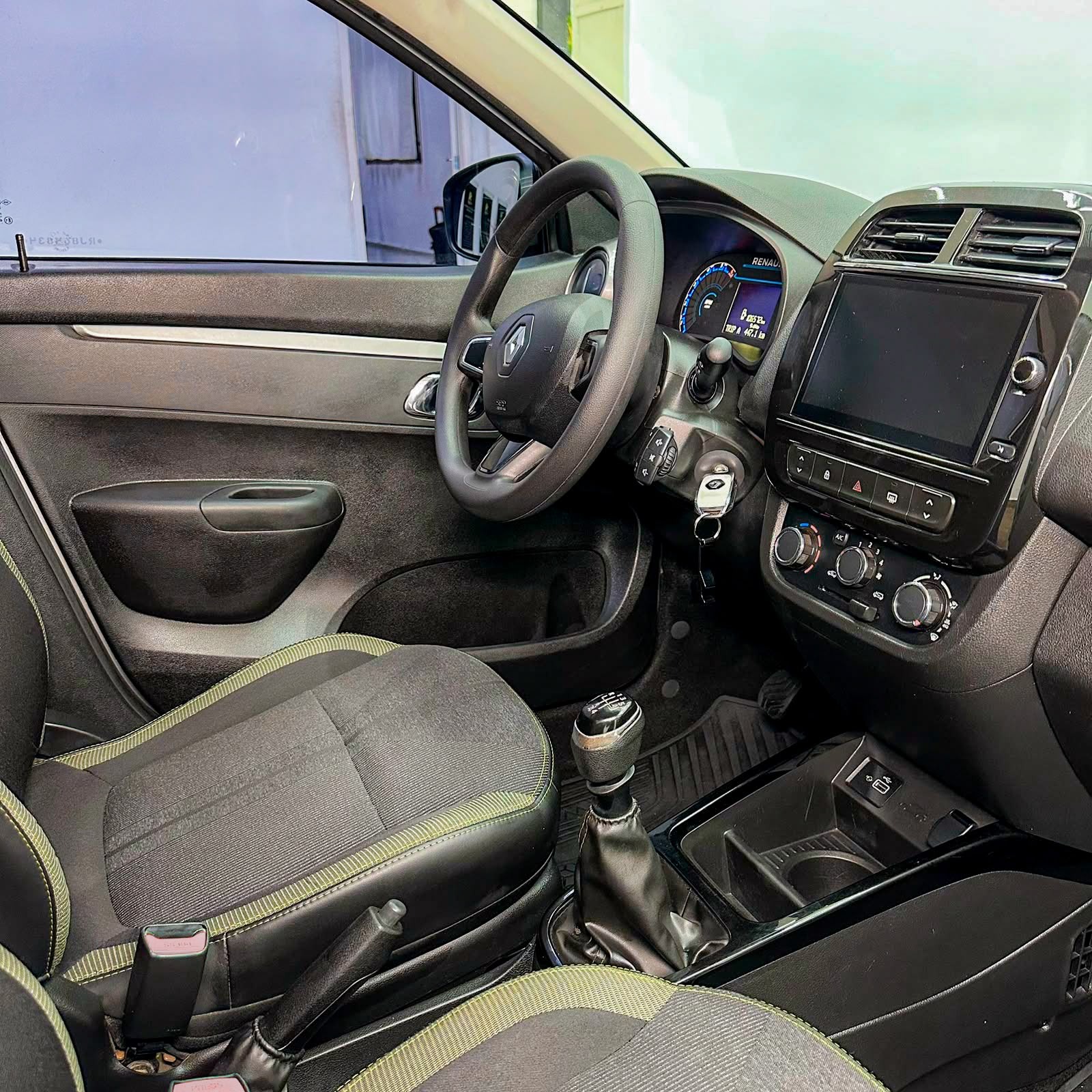 Renault Kwid Outsider 1.0 Flex 12V 5P Mec. - foto 10