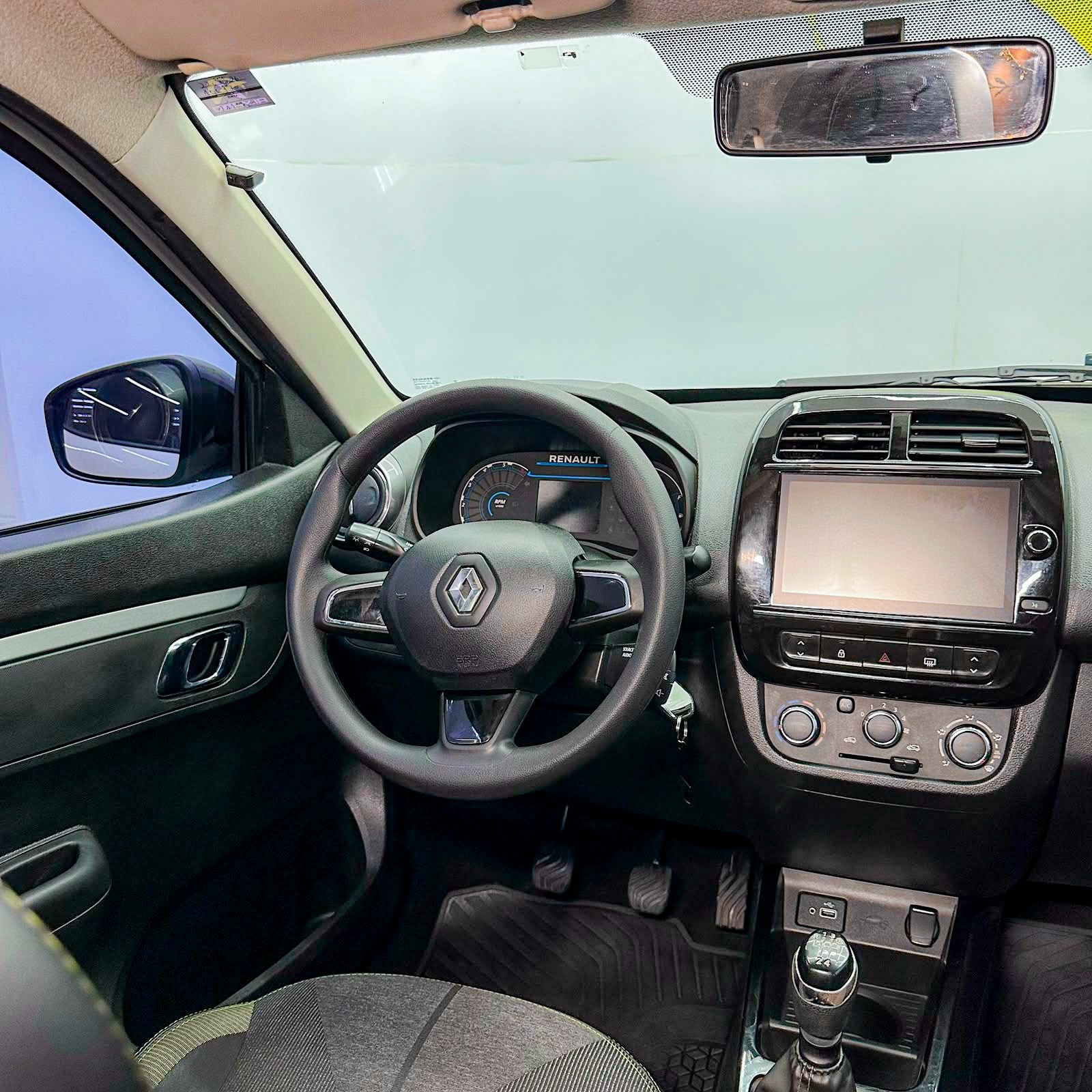 Renault Kwid Outsider 1.0 Flex 12V 5P Mec. - foto 13
