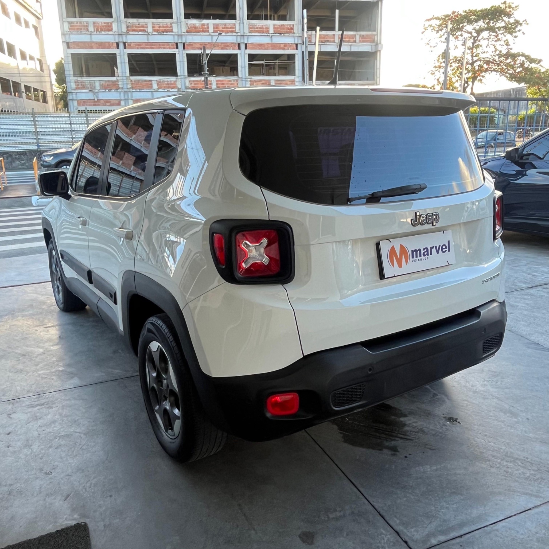 Jeep Renegade Sport 1.8 4X2 Flex 16V Aut. - foto 3