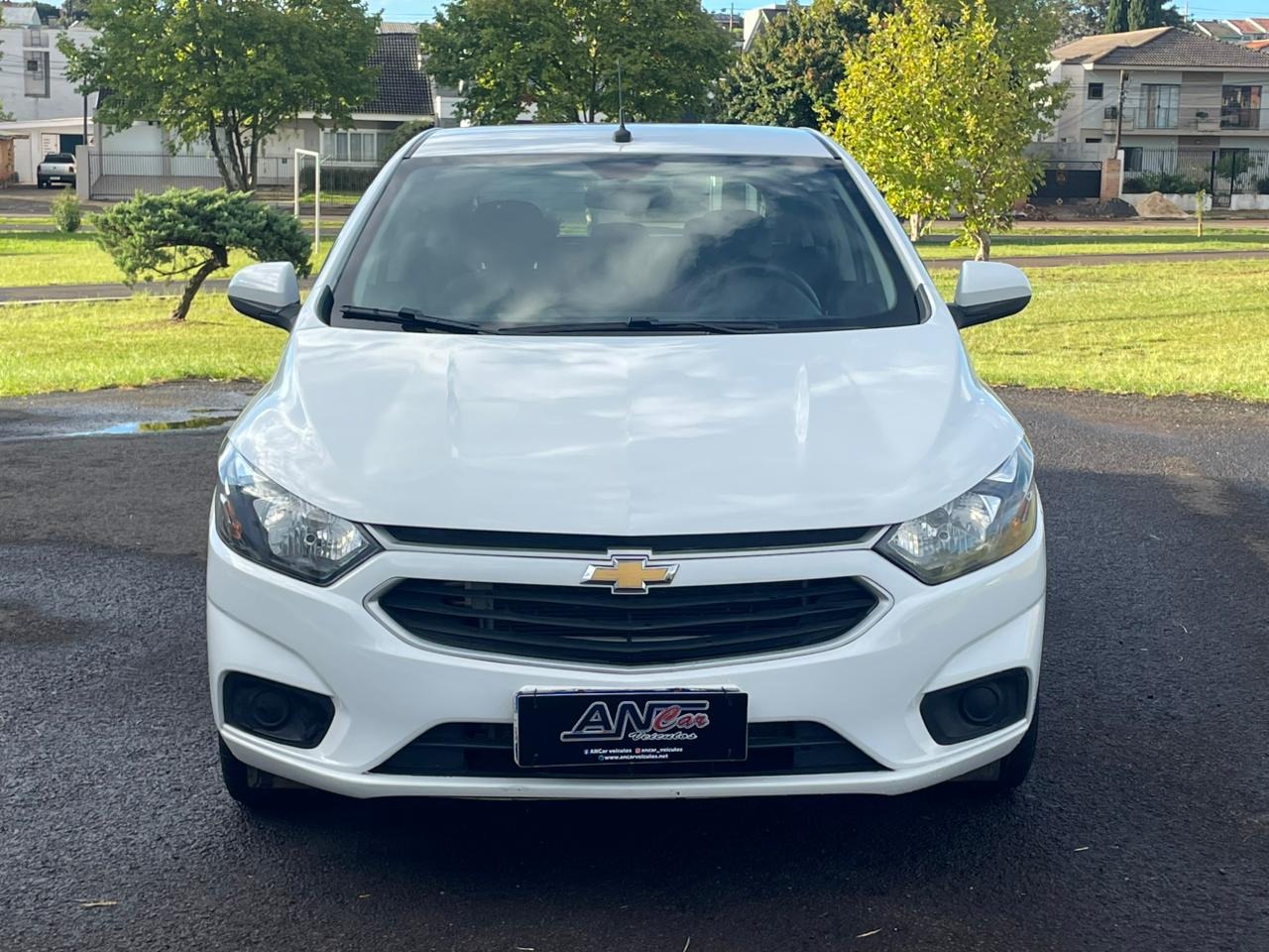 Chevrolet Onix Hatch Joy 1.0 8V Flex 5P Mec. - foto 2