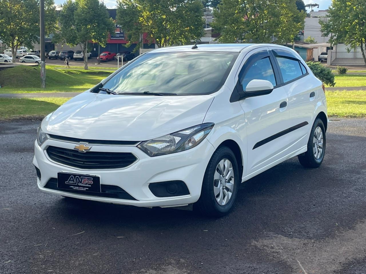 Chevrolet Onix Hatch Joy 1.0 8V Flex 5P Mec. - foto 3