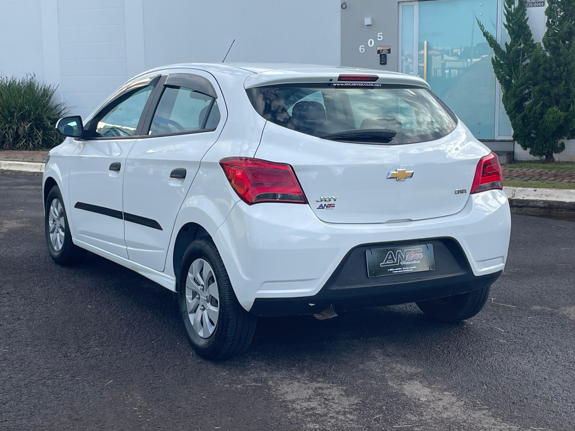 Chevrolet Onix Hatch Joy 1.0 8V Flex 5P Mec. - foto 4