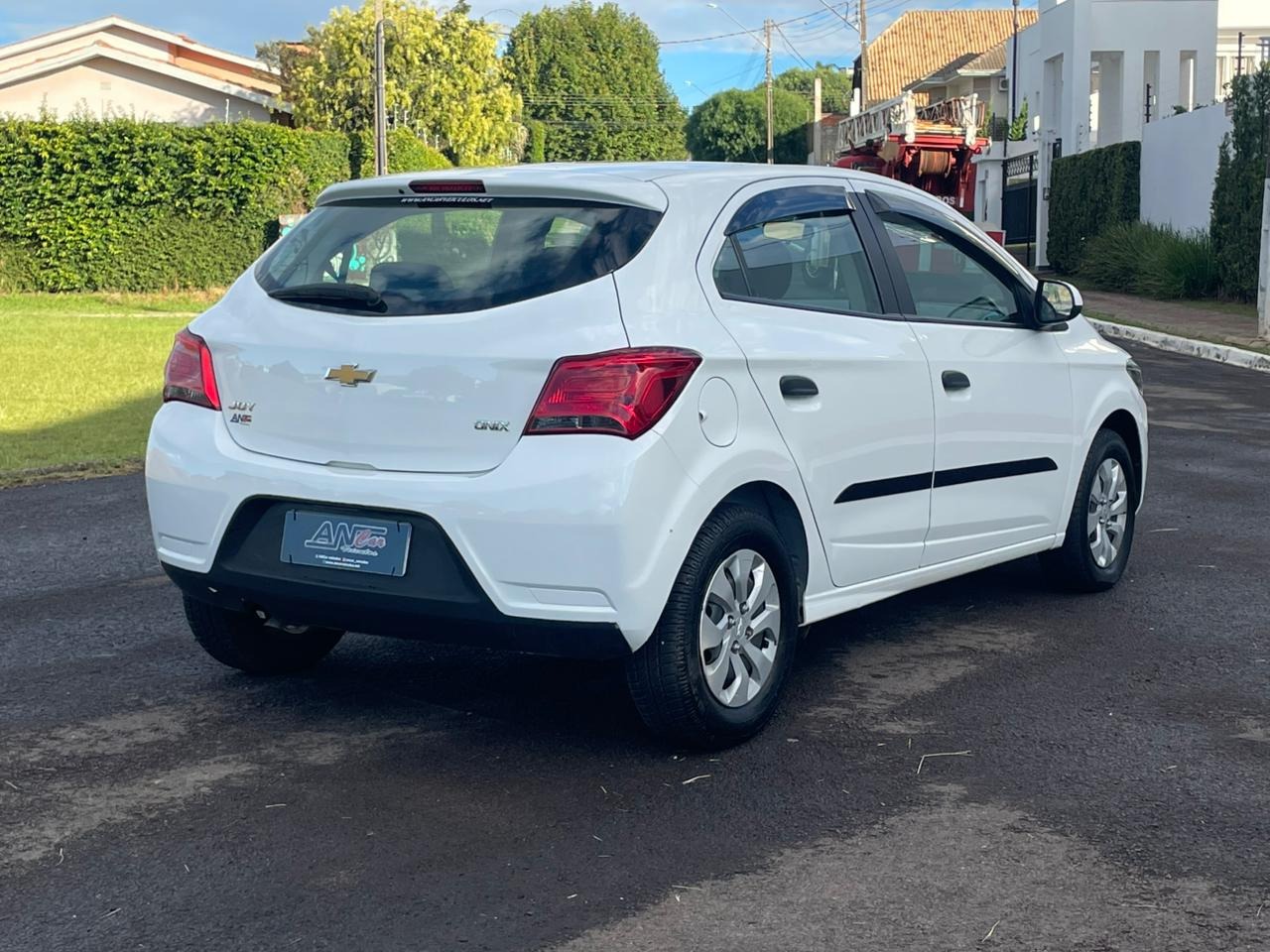 Chevrolet Onix Hatch Joy 1.0 8V Flex 5P Mec. - foto 6