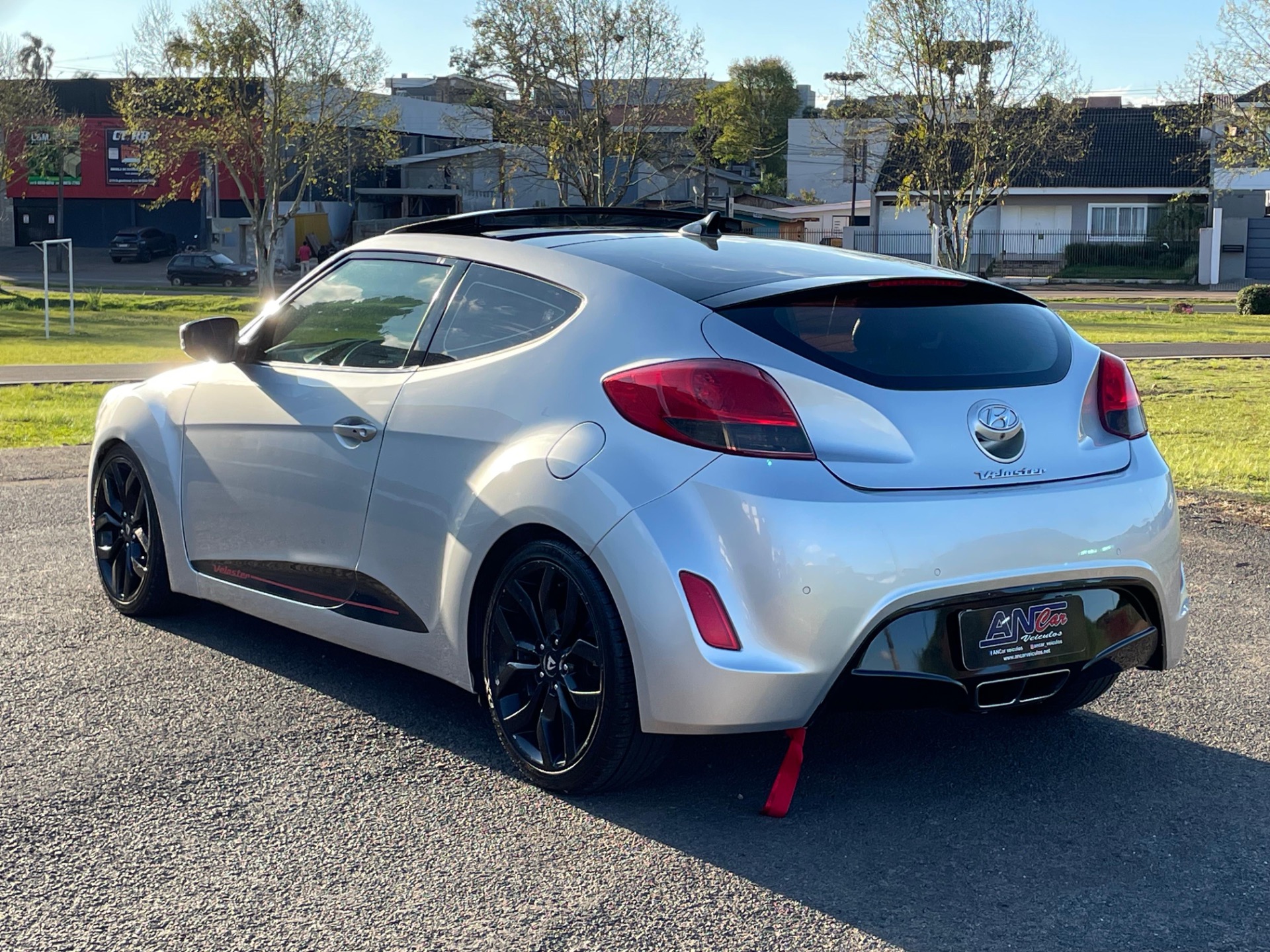 Hyundai Veloster 1.6 16V 140cv Aut. - foto 4
