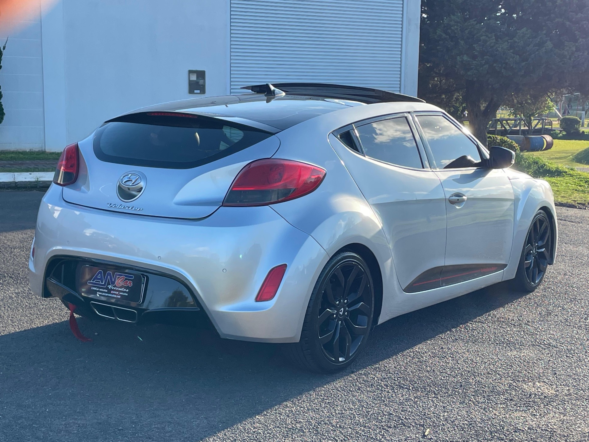 Hyundai Veloster 1.6 16V 140cv Aut. - foto 6