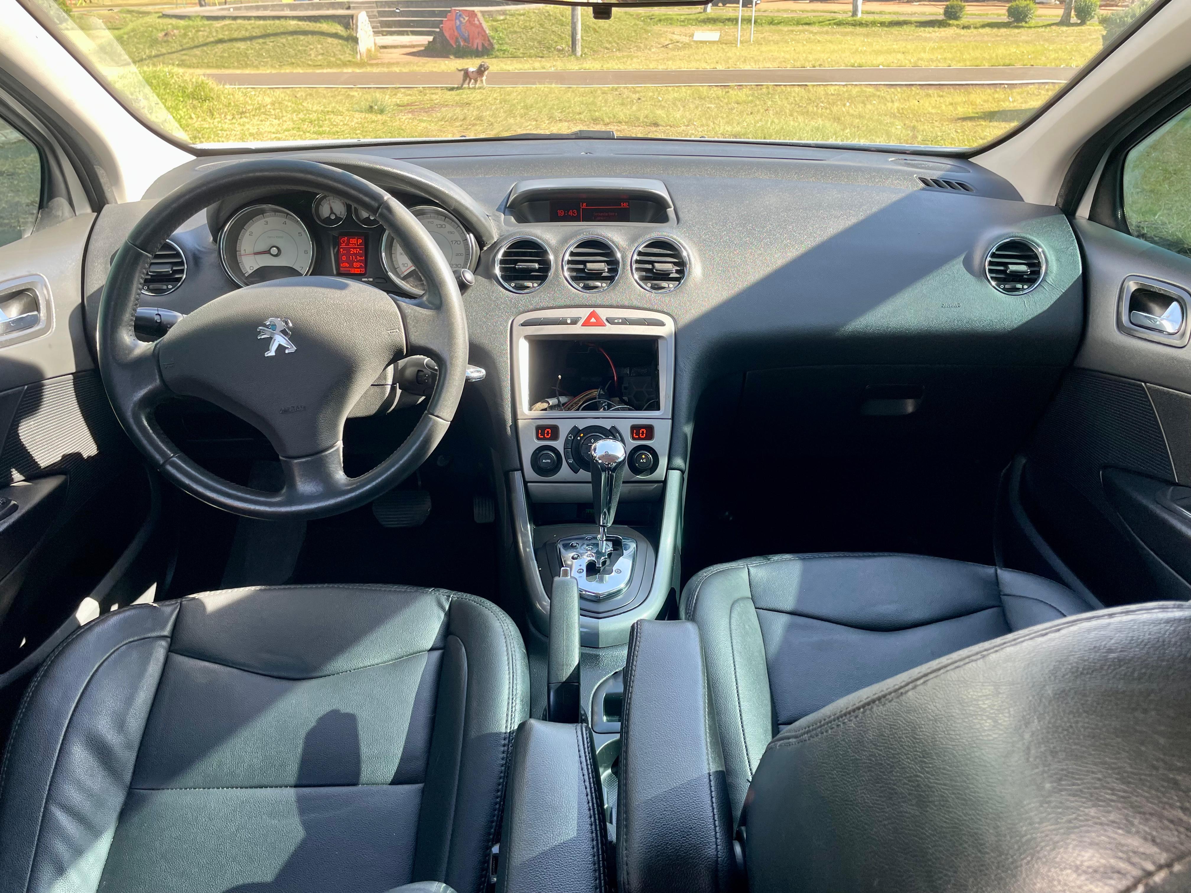 Peugeot 408 Sedan Allure 2.0 Flex 16V 4P Aut. - foto 7