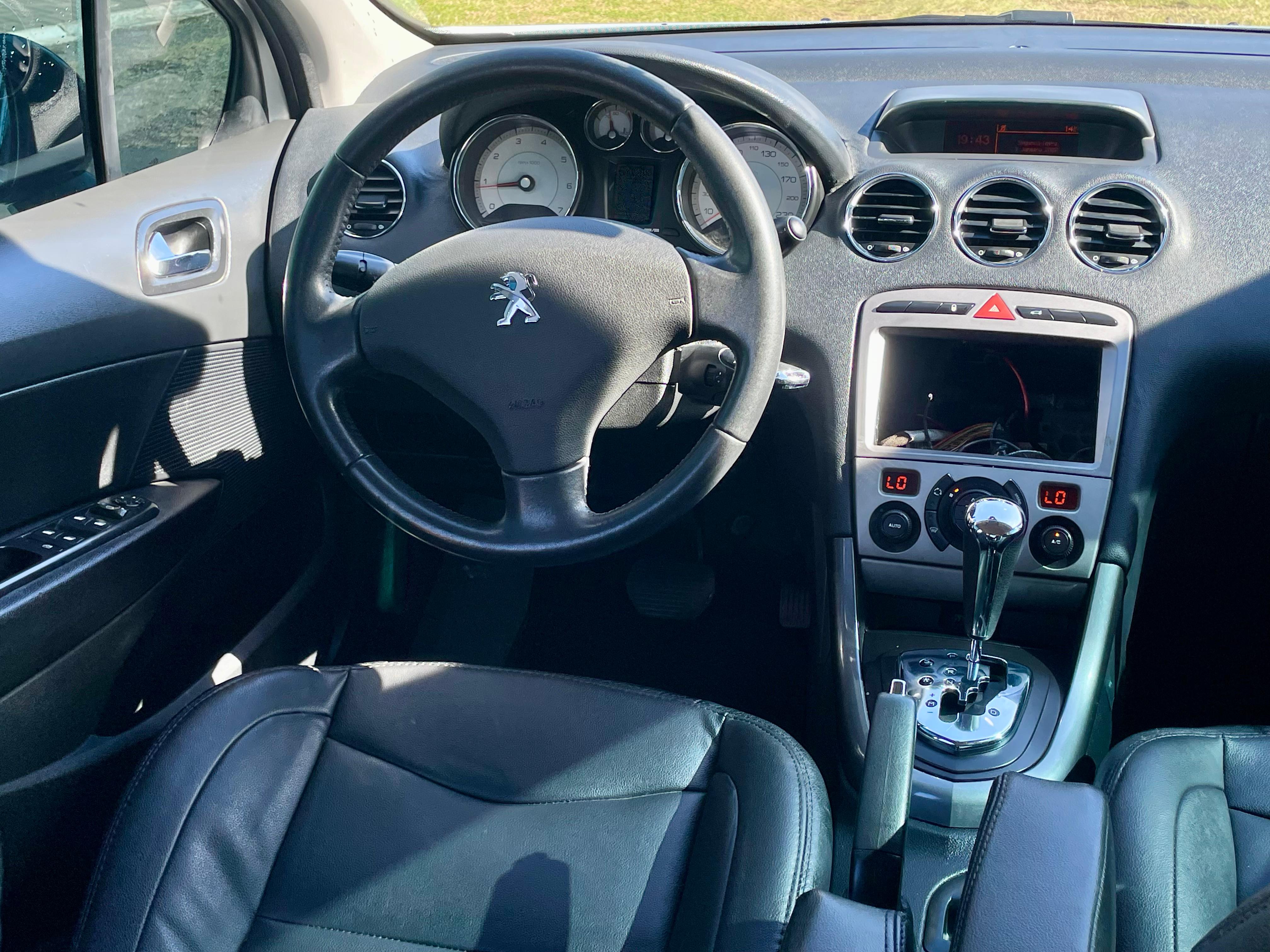 Peugeot 408 Sedan Allure 2.0 Flex 16V 4P Aut. - foto 8