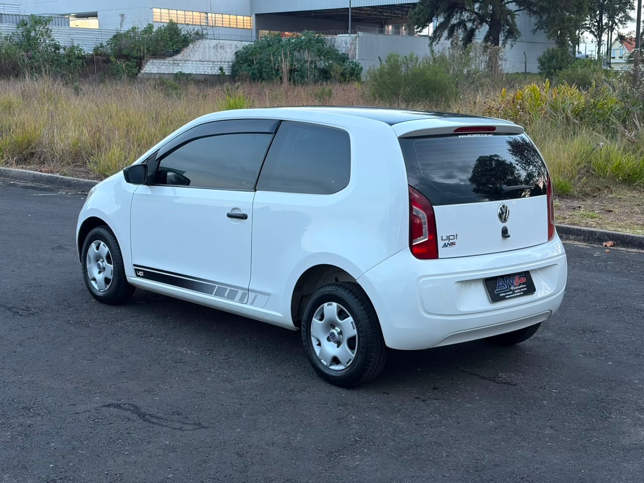 Volkswagen Up! Take 1.0 T. Flex 12V 3P - foto 4