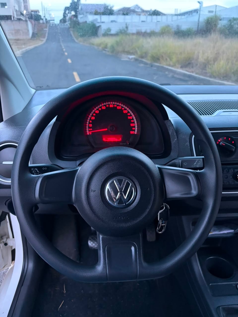 Volkswagen Up! Take 1.0 T. Flex 12V 3P - foto 8