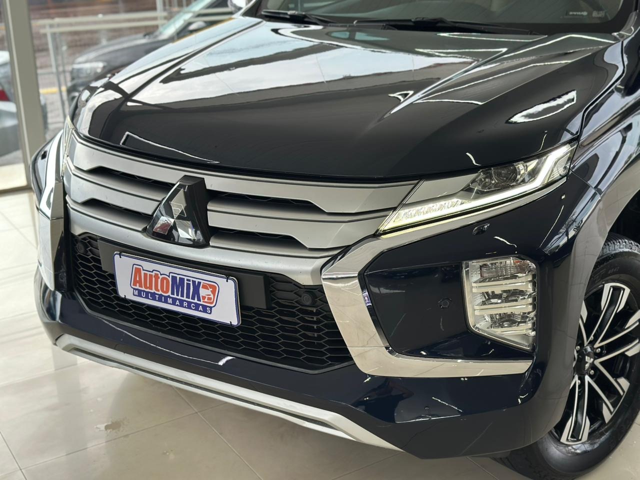 Mitsubishi Pajero Sport Hpe 2.4 4X4 Diesel Aut. - foto 4