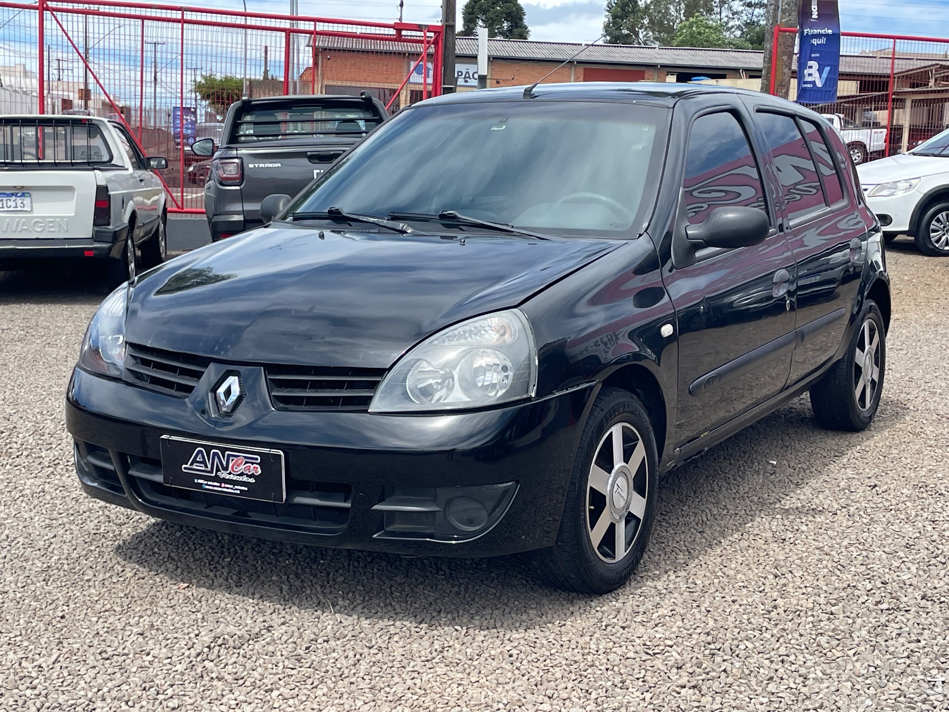 Renault Clio Hi Flex 1.0 16V 5P - foto 3